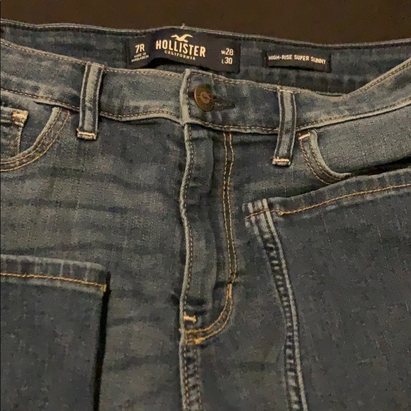 HOLLISTER HIGH RISE JEANS - Picture 2 of 3